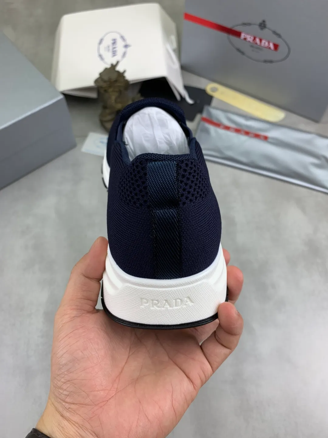 Men's shoes 💰P560💰[New model] Flying weave series (summer must-have) is now available on the official website, 🆘 Trendy brand (Prada) mainly promotes popular models, avant-garde and versatile fashionable men's shoes, private version molding, cowhide surface splicing 1:1.. Simple fashion, original imported cowhide lining and cowhide feet; the atmosphere and personality are more fashionable, eye-catching and pursuing class. It will subvert the old idea and be a must-have for fashion trendsetters with you! Must keep it for yourself! High-end comfort and low-end, high-end quality workmanship. Size: 38-45 6️⃣colors available.